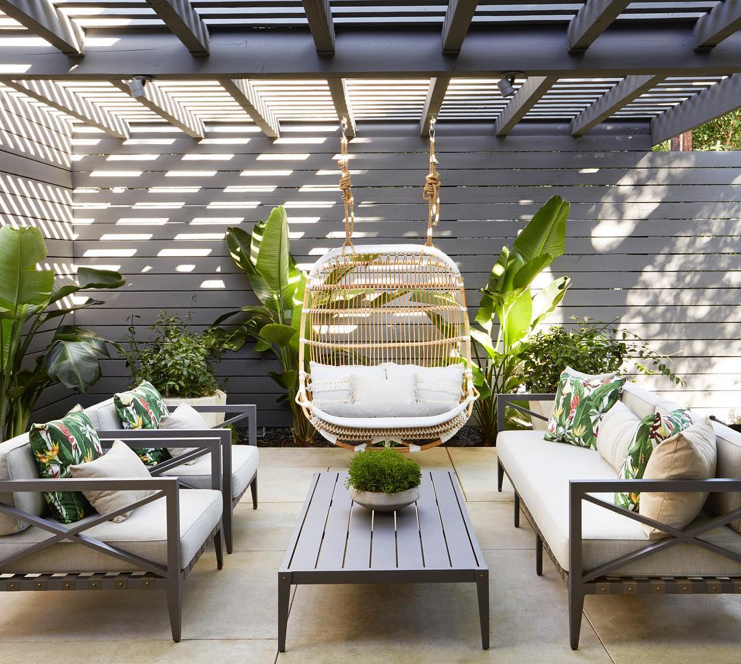 There varied kinds of swing and this one is the swing chair that can be used to relax.
