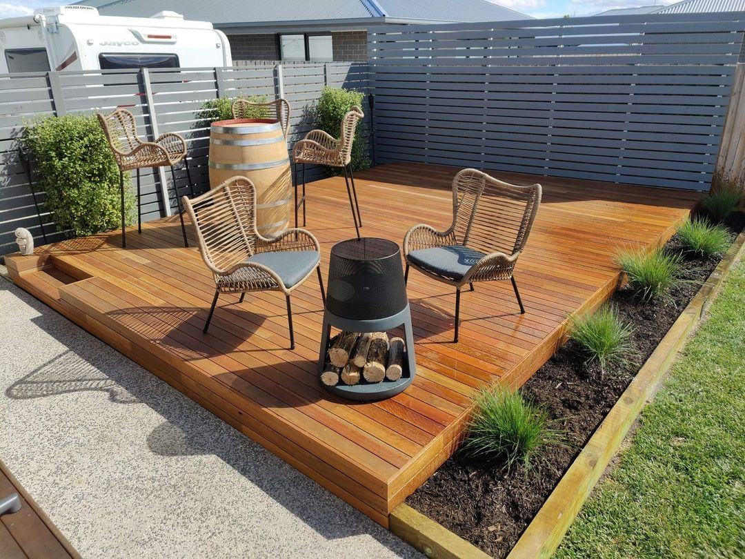 This firepit has a metal material and a bracket that will protect the wood and fire while being used.
