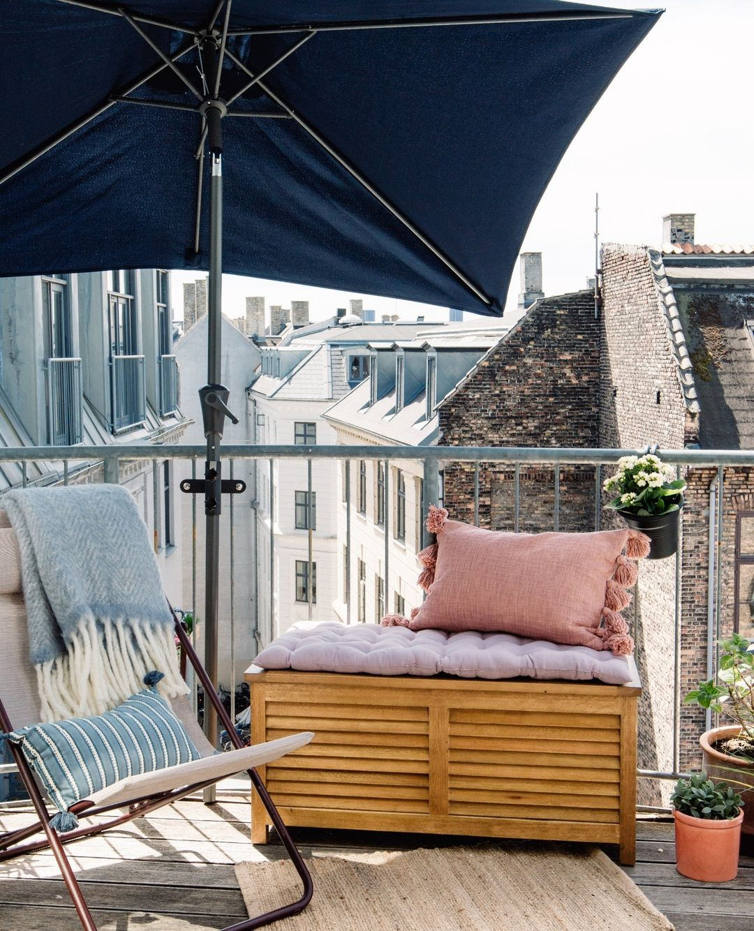 The lounge chair can be big enough because it should be able to be positioned in a leaning position.