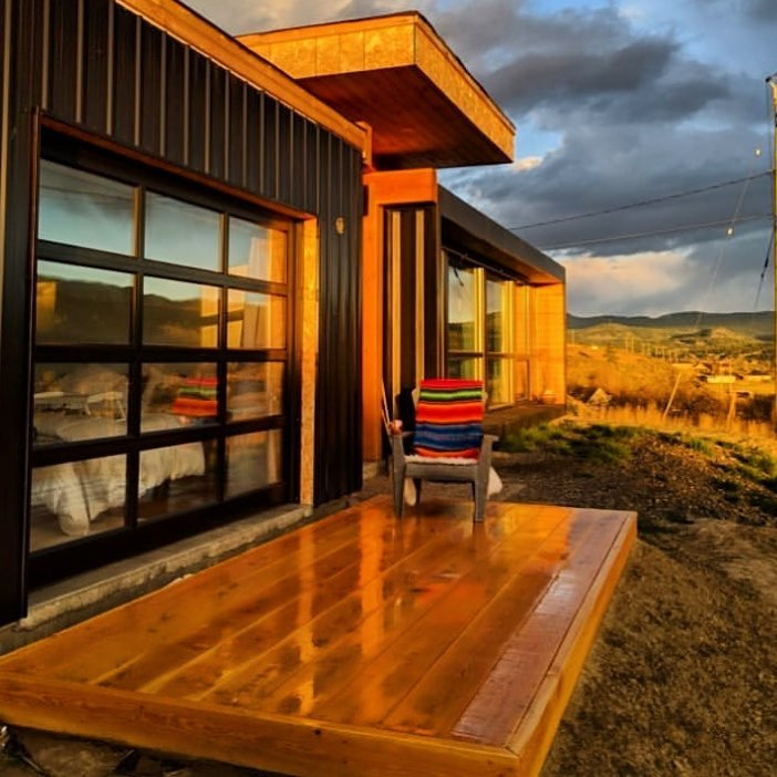 You can see how smooth and shining this deck looks like. It has a good finish that will be good for you who like something sleek and clean.