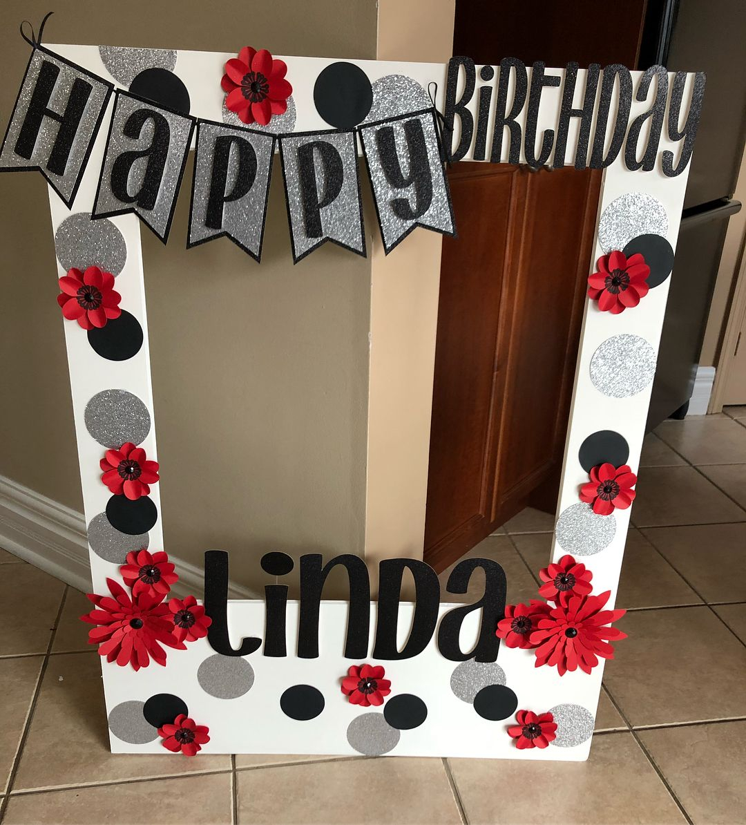By using an old wood pallet, you can have this wonderful photo booth. You can clean it and paint the wood to make it look new.