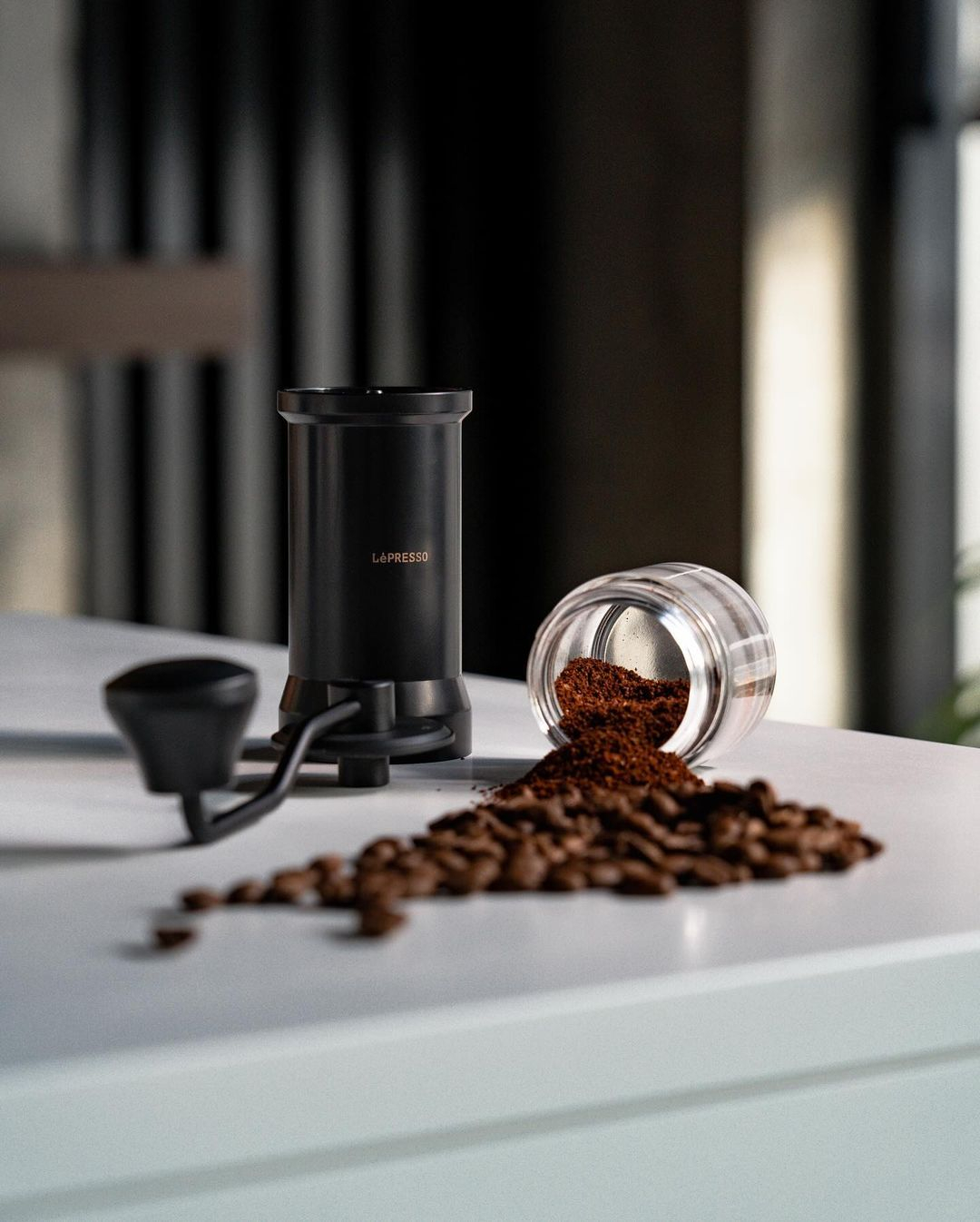 With the best coffee beans, you can make it into a powder by grinding the beans.
