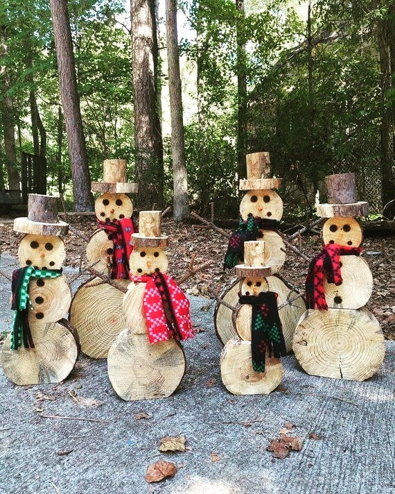 Rustic is the style that this snowman trying to create. It is also really simple since it doesn't add colors at all. 