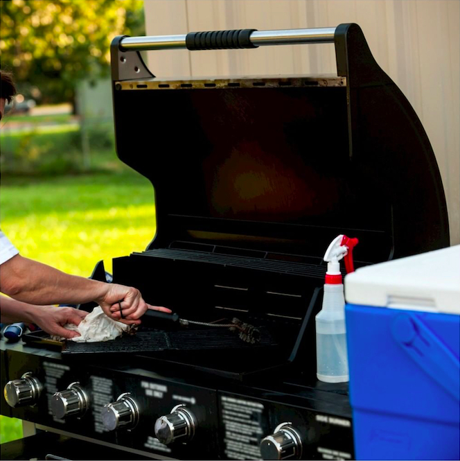 The first thing that you should deal with for the BBQ area maintenance is the BBQ tool itself.