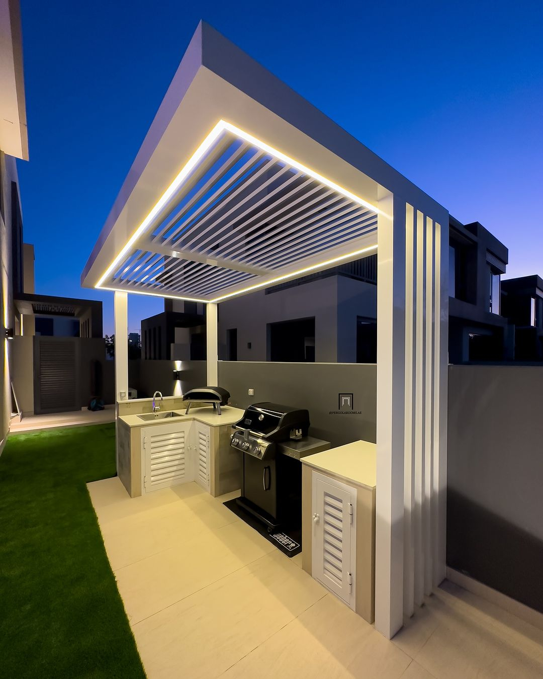 This one is the modern BBW area design. Look at how sleek and clean the design is.