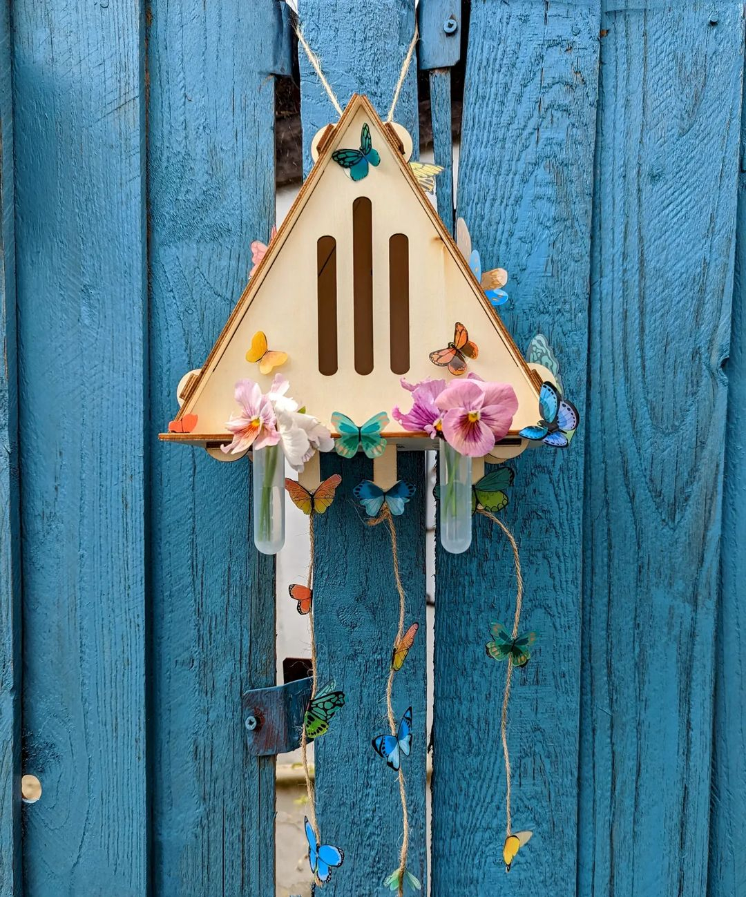This butterfly house design is really pretty. It is not only functional with its shape but also able to beautify the decoration.