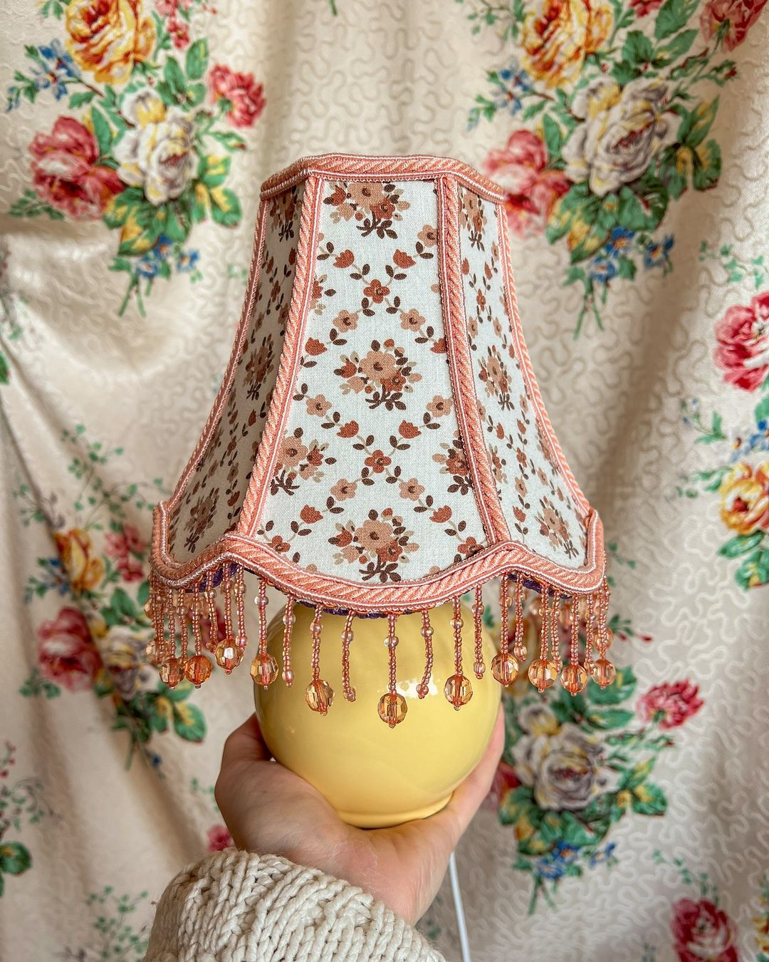 If you love something vintage, this lampshade design is the best one.