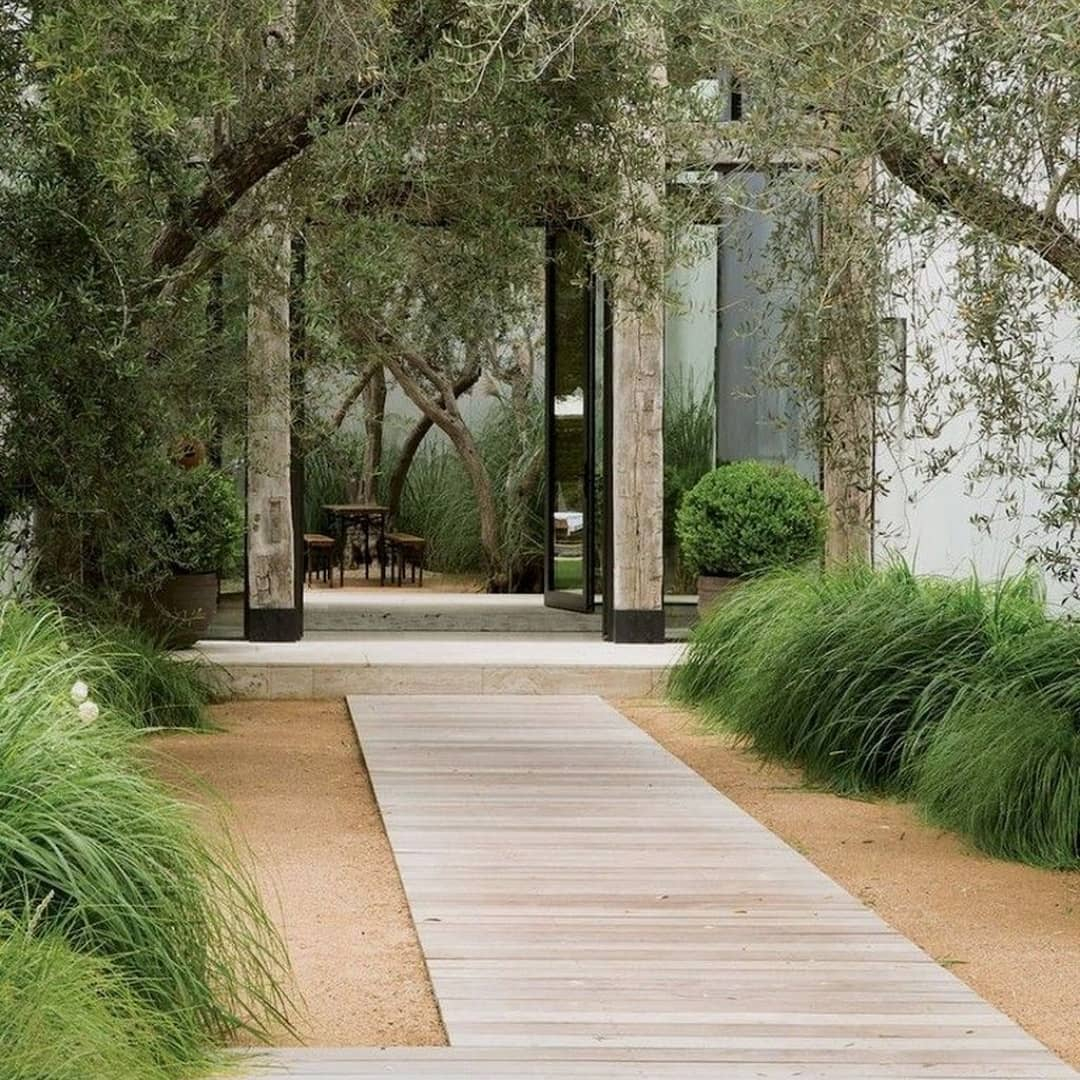 Pallet wood is for those who want to have a minimalist touch in their warm wood material.