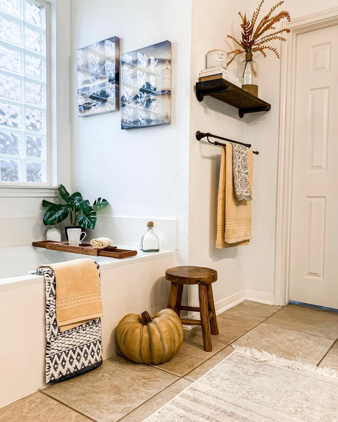 Bathroom decor