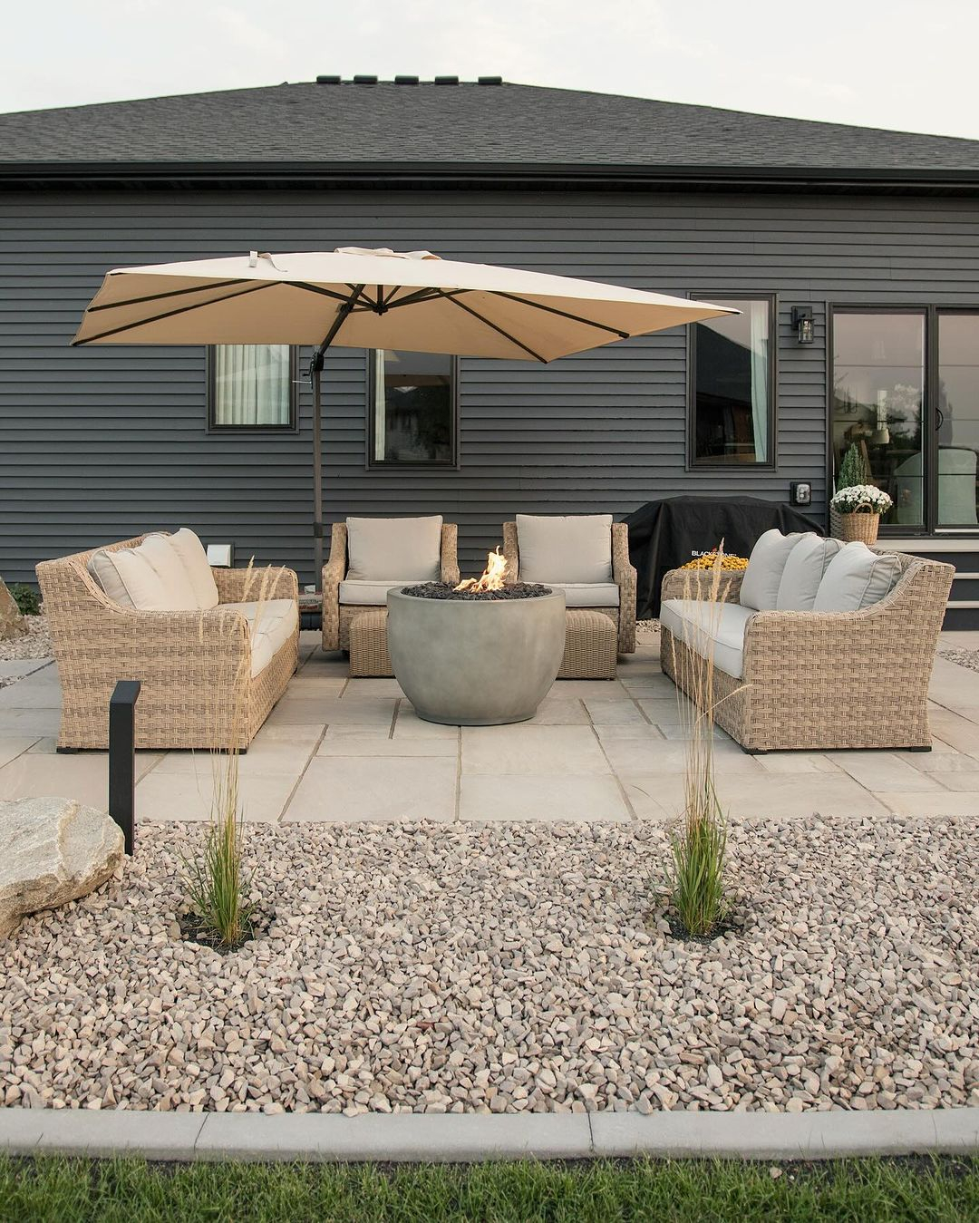 Concrete fire pit
