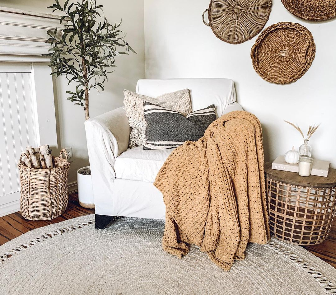 Fall corner decor