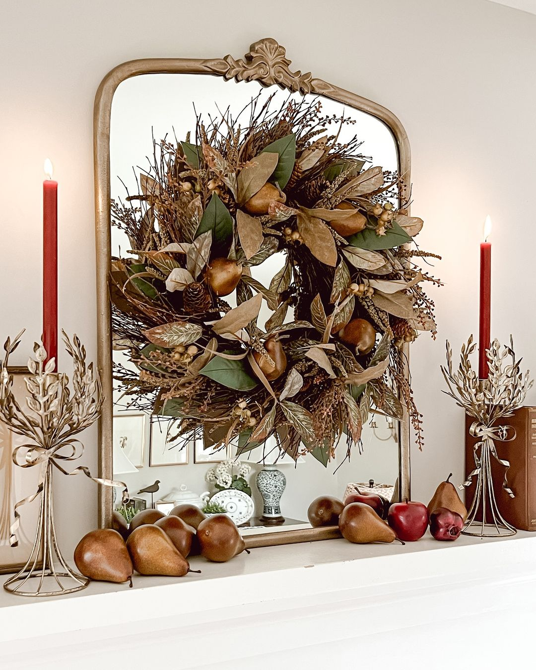 Monochrome wreath