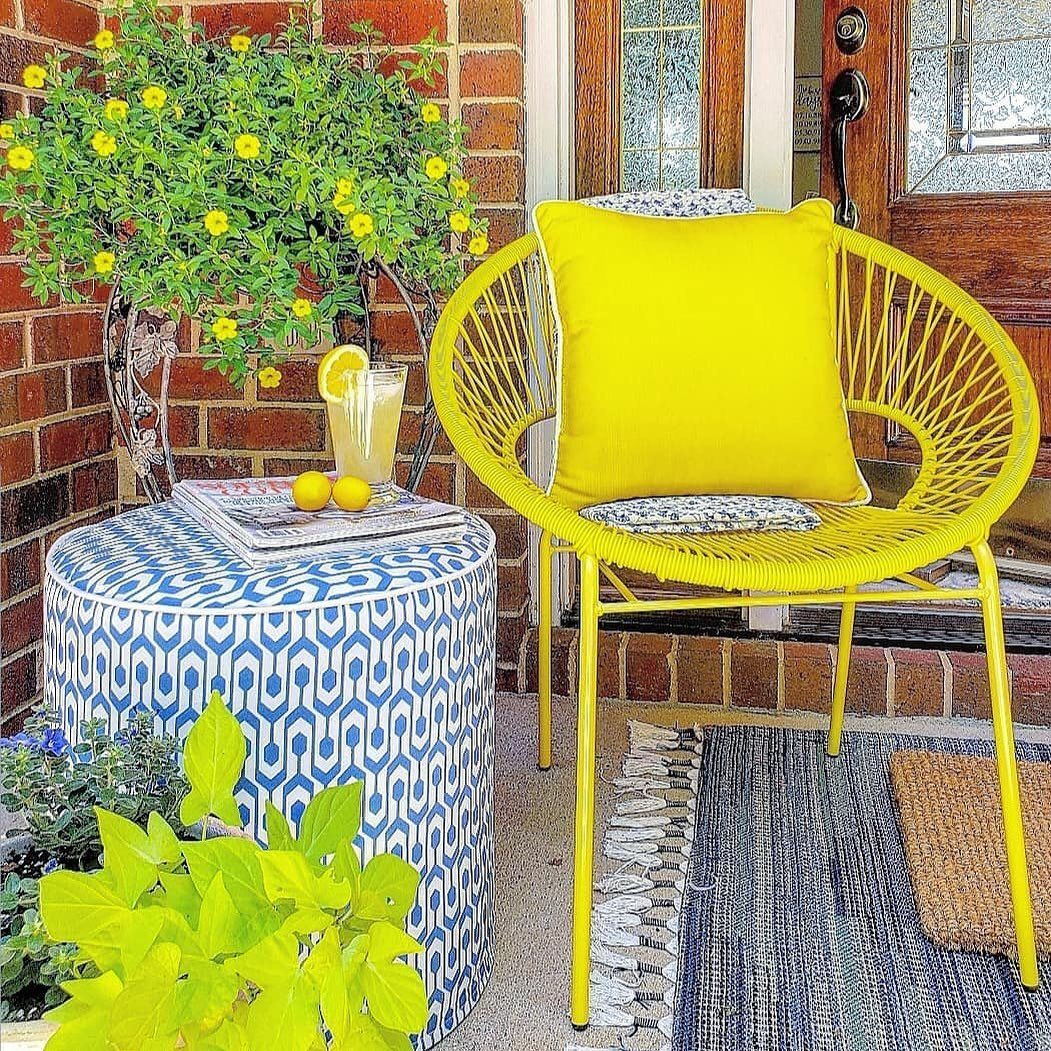 Vibrant pouf