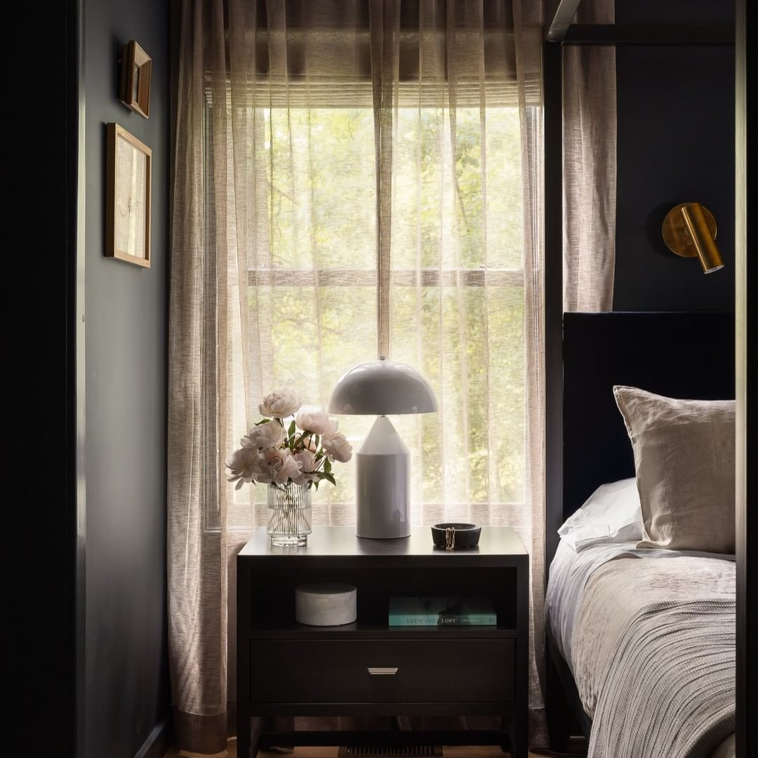 Sheer curtain
