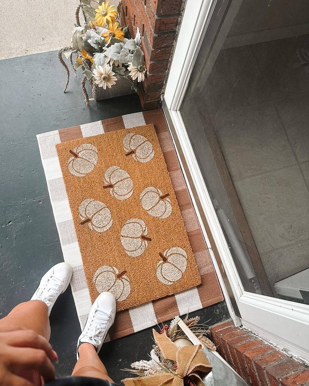 Layered fall print doormat