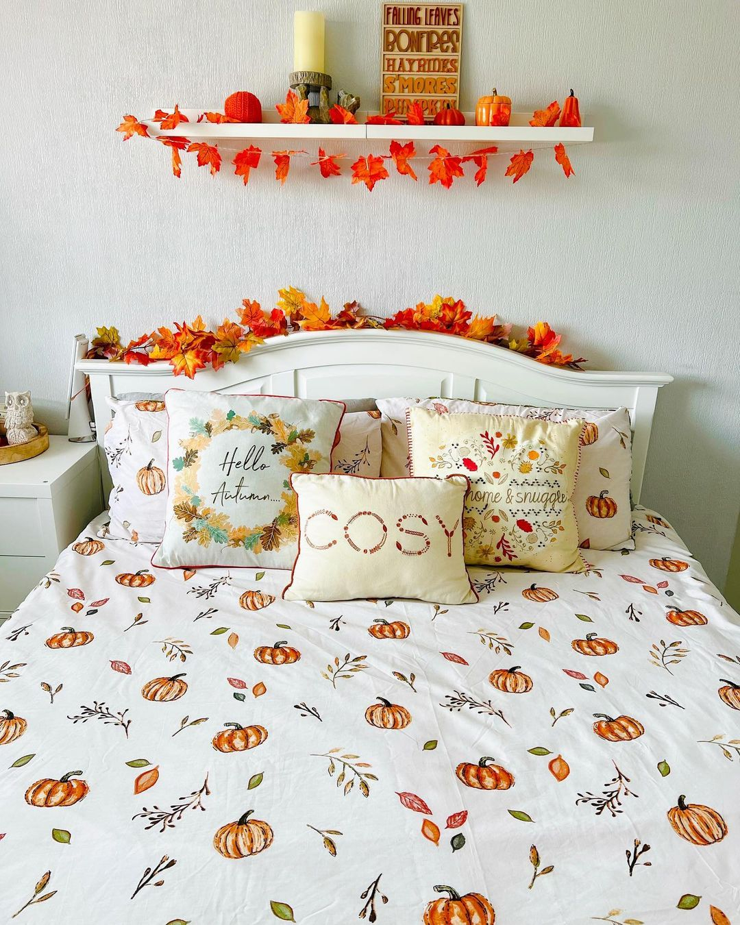 Pumpkin-patterned bedding