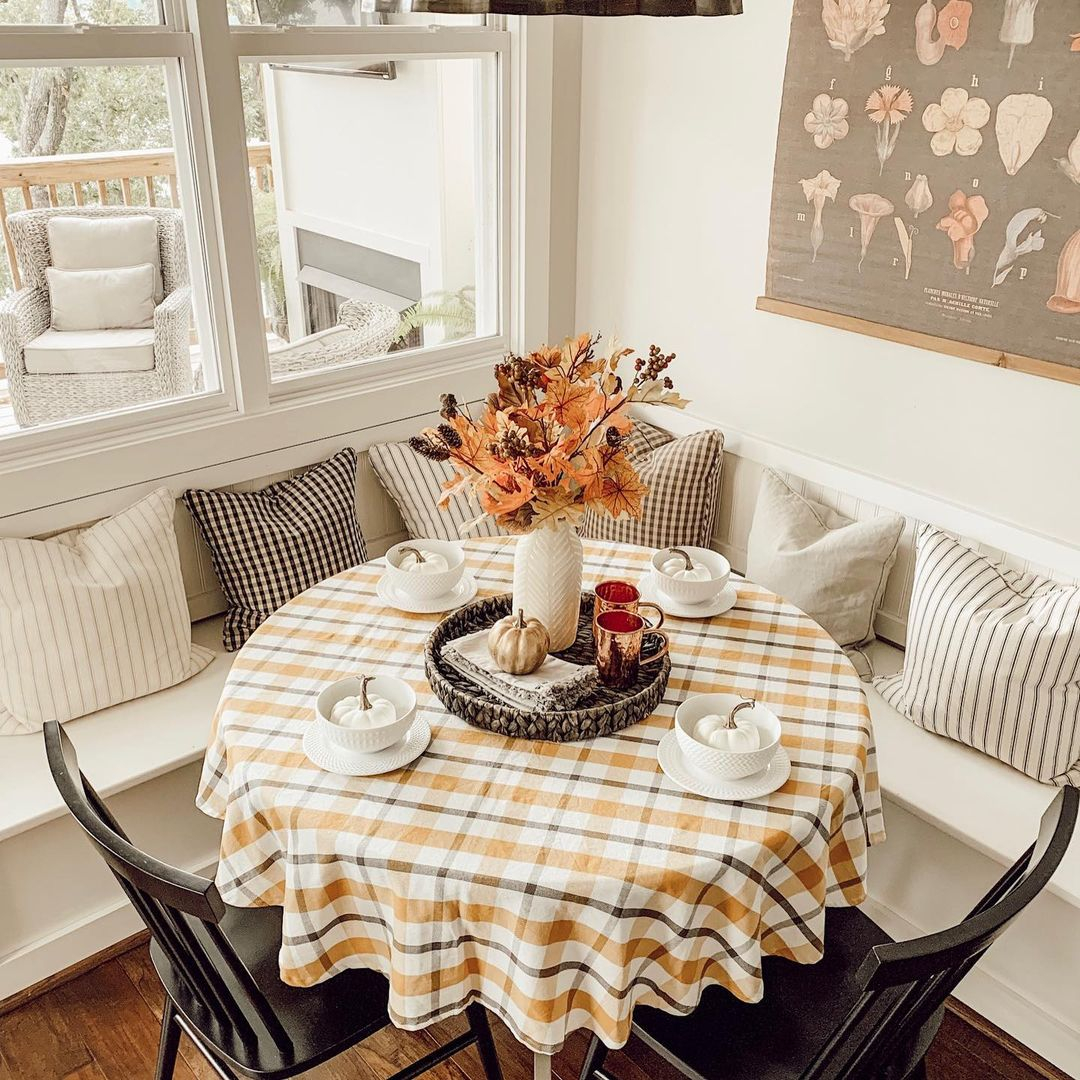 Autumn breakfast nook