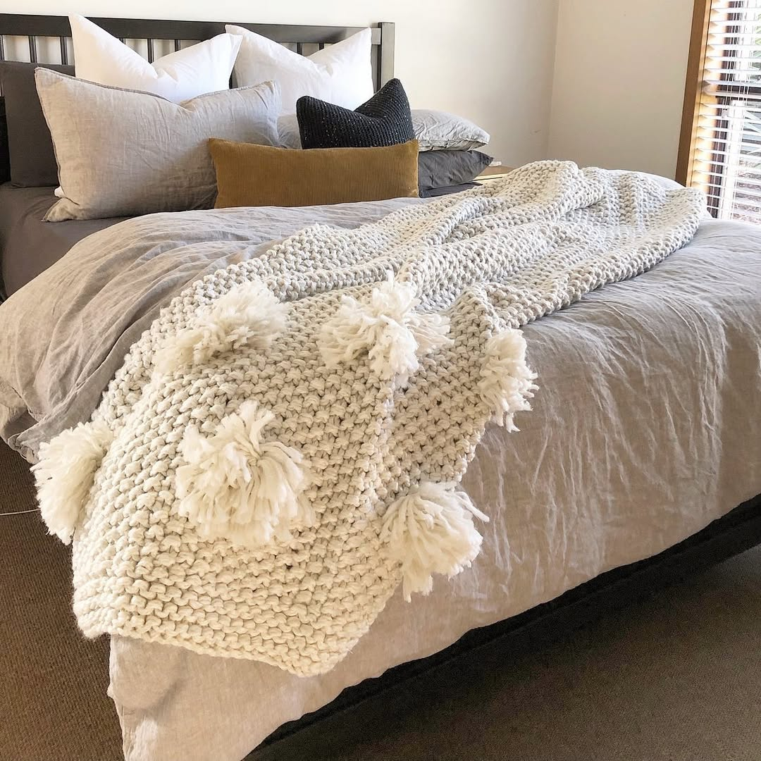 Chunky knit throw