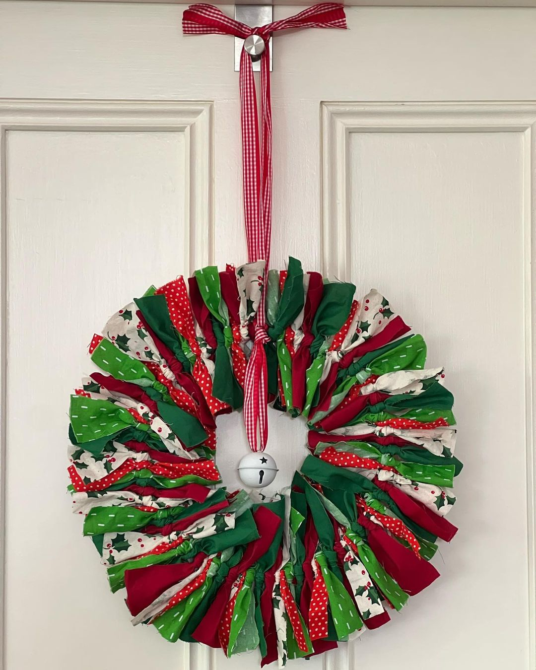 DIY fabric Christmas wreath