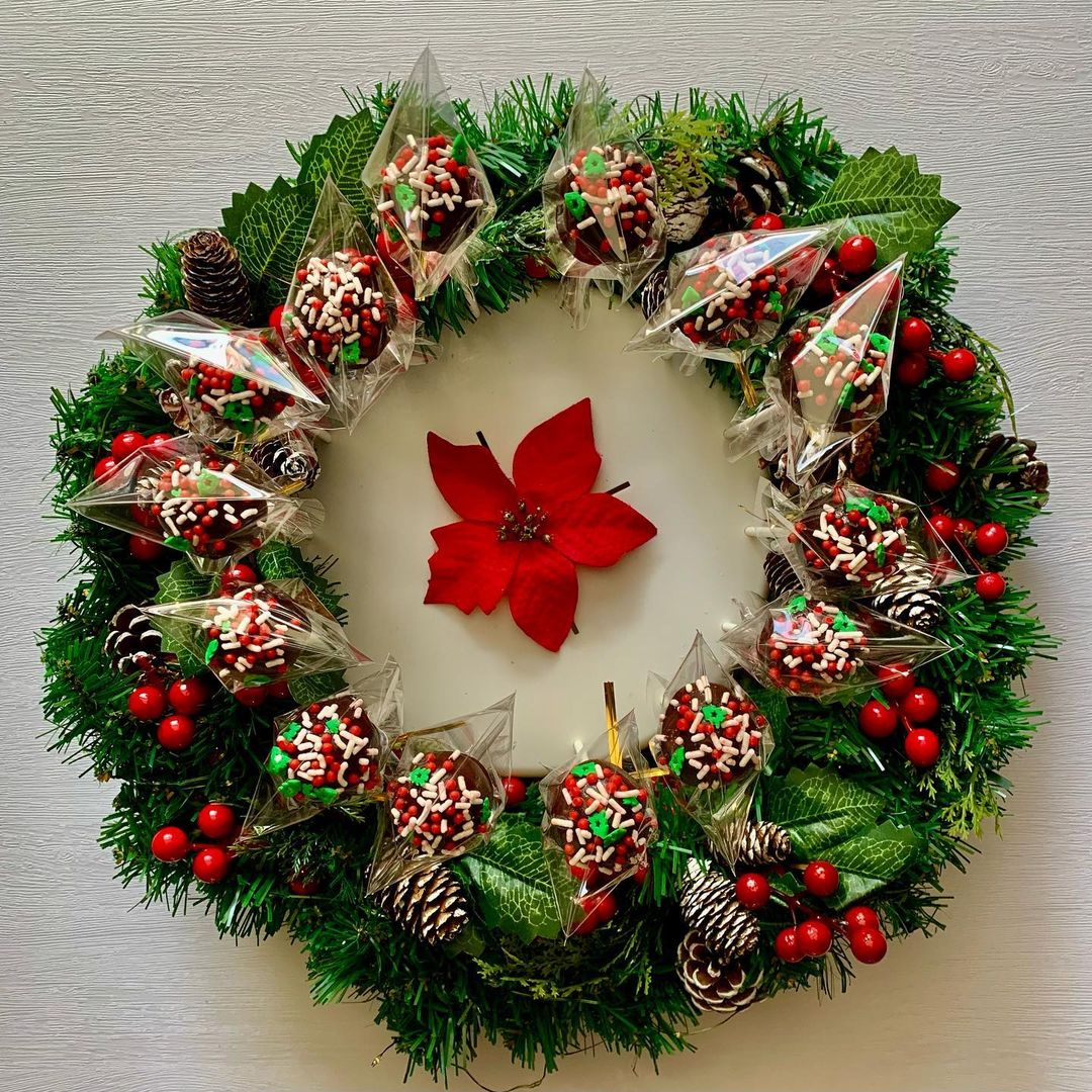Edible Christmas wreath