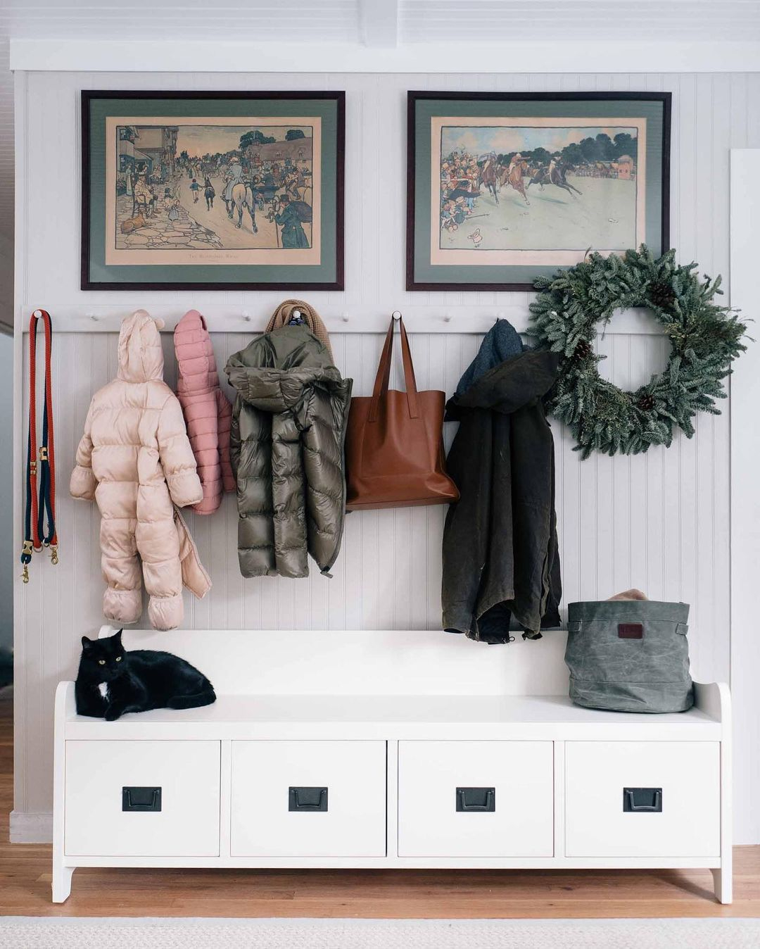Entryway storage