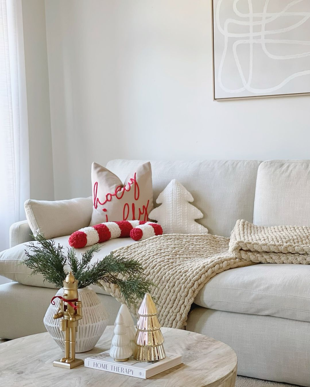 Simple red, green, and gold combination