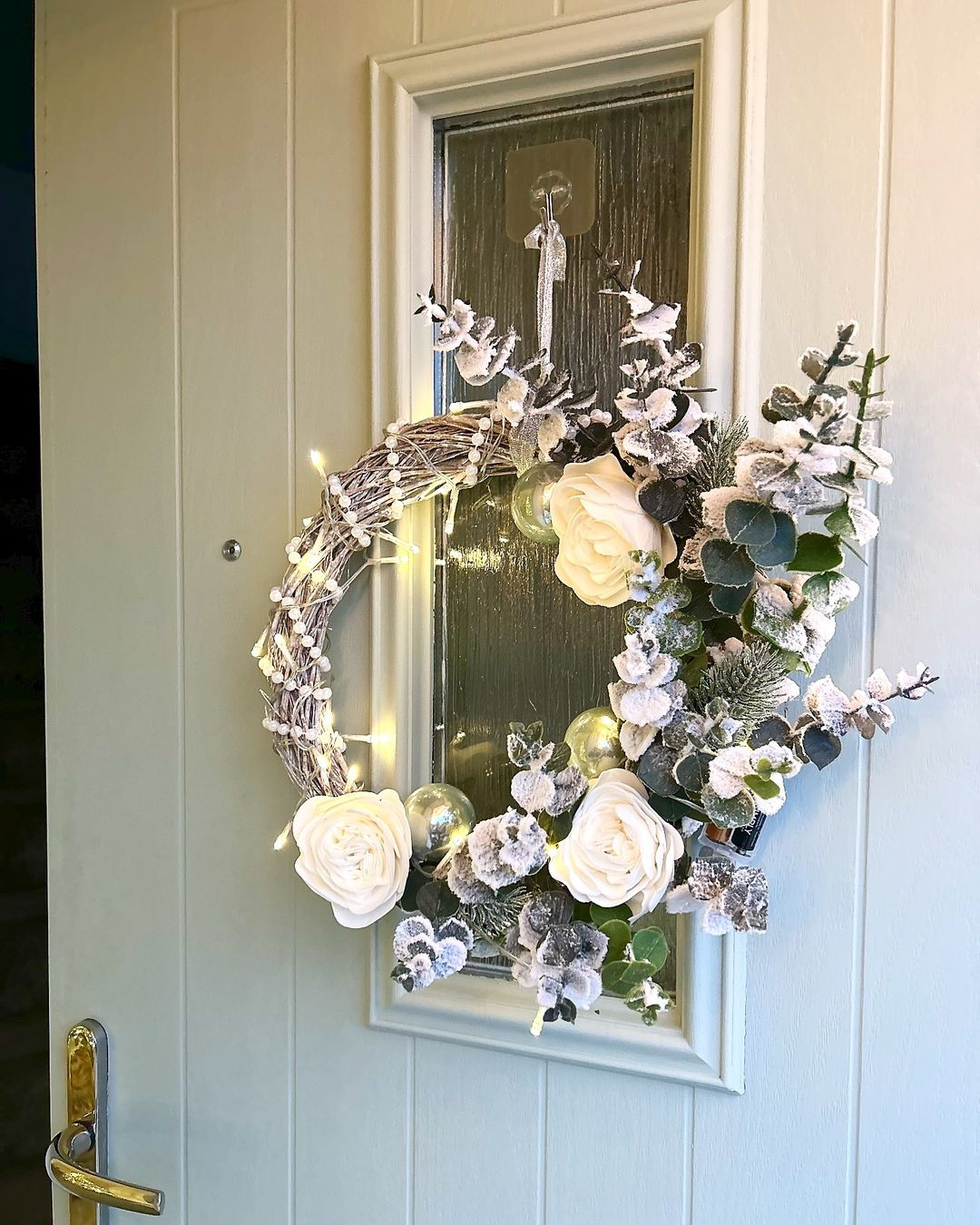 Snowy-theme wreath