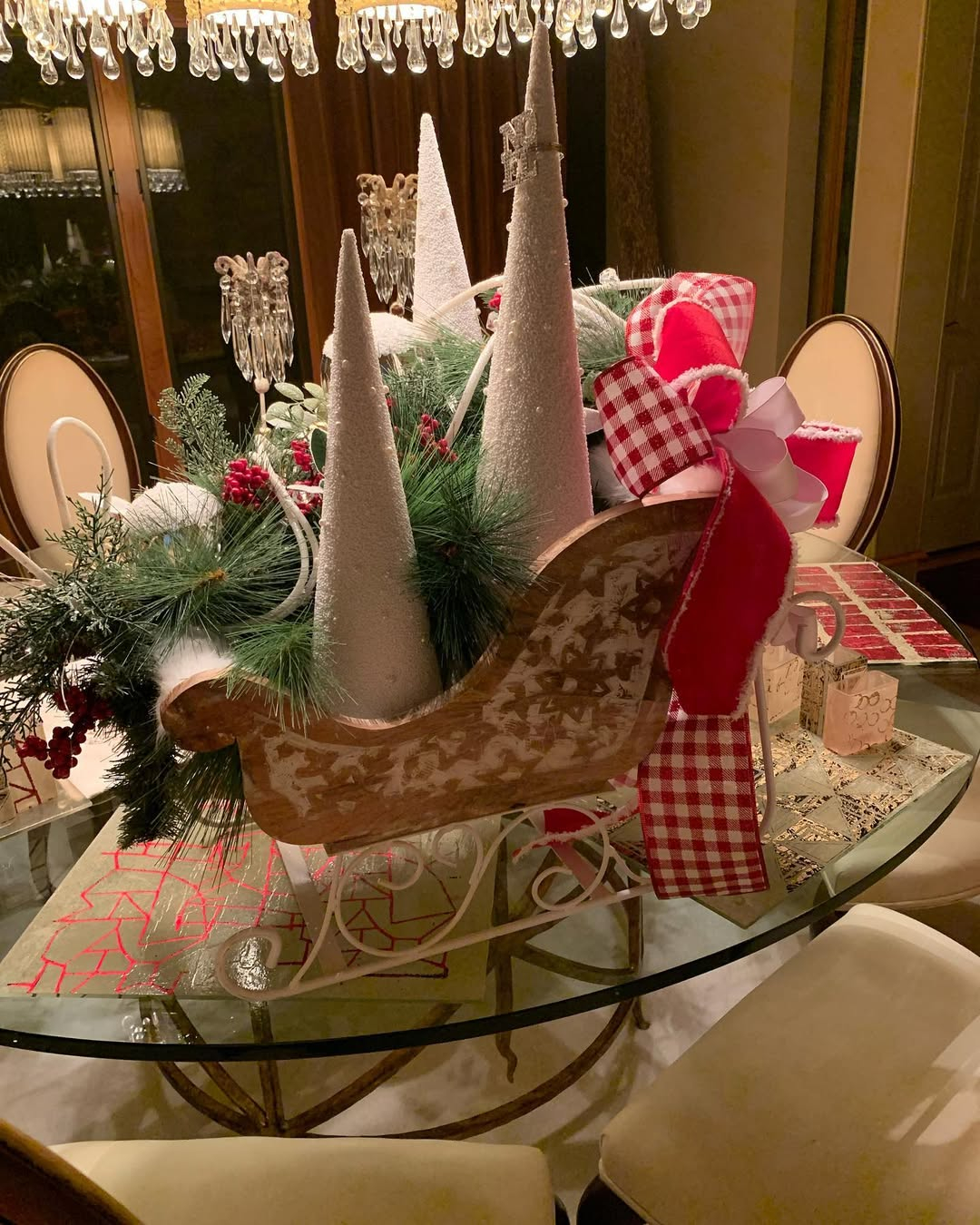 Miniature sleigh