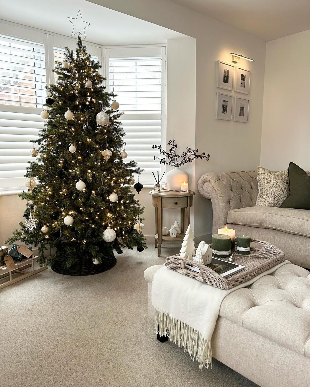 Neutral Christmas tree decor