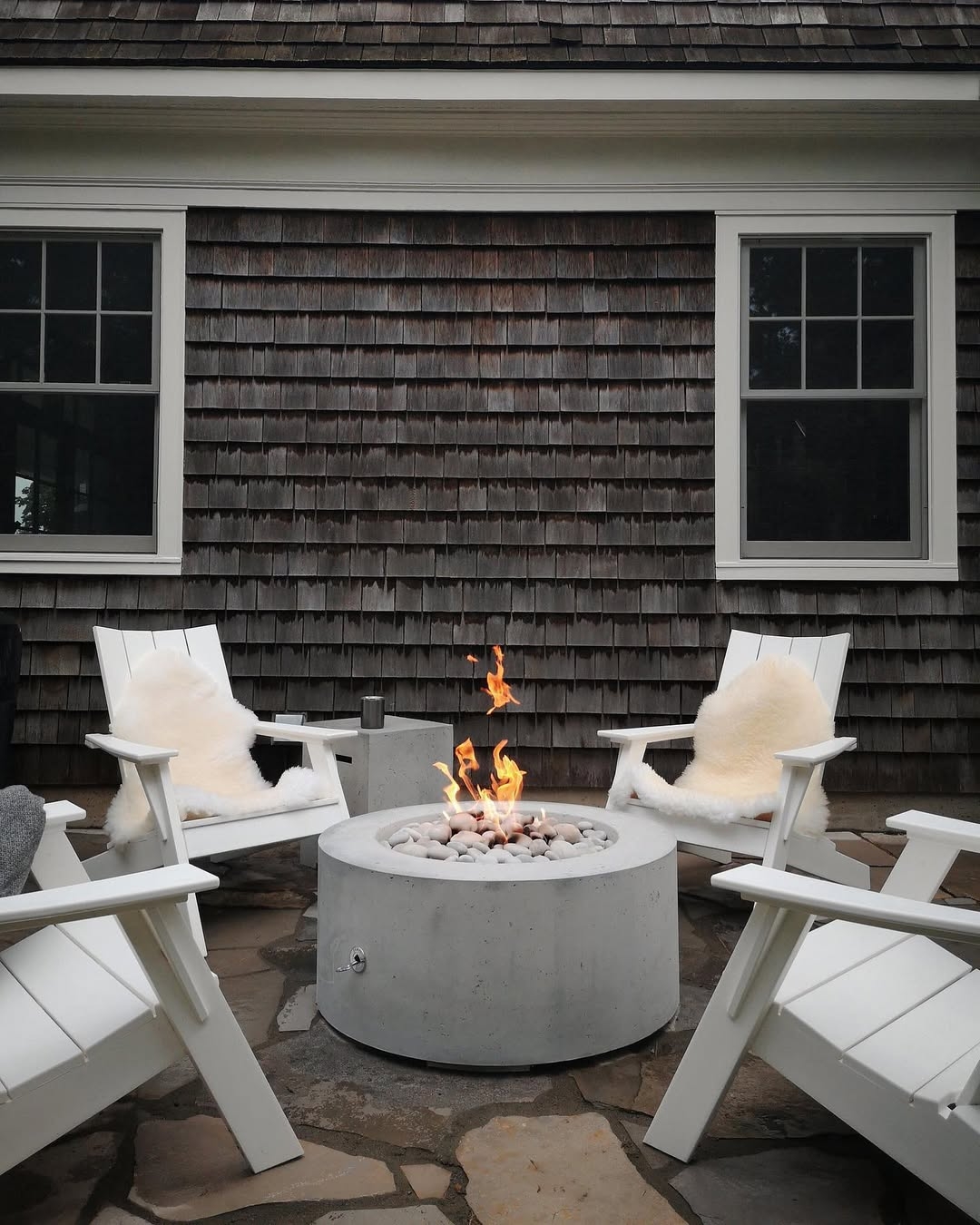 Outdoor fireplace