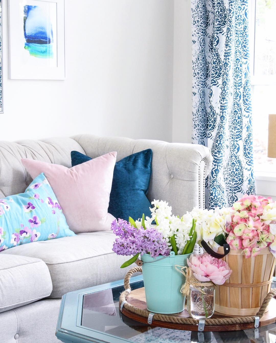 Bright cushions and curtains
