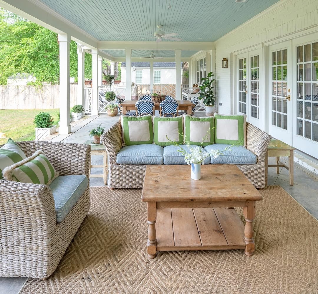 Outdoor rug