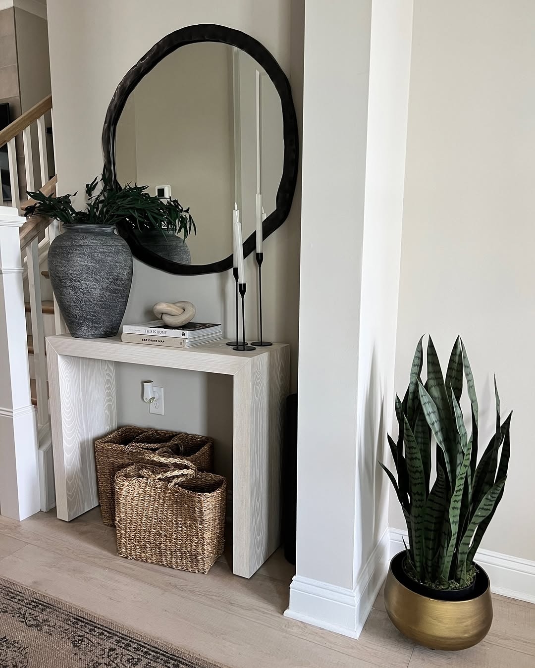 Entryway corner