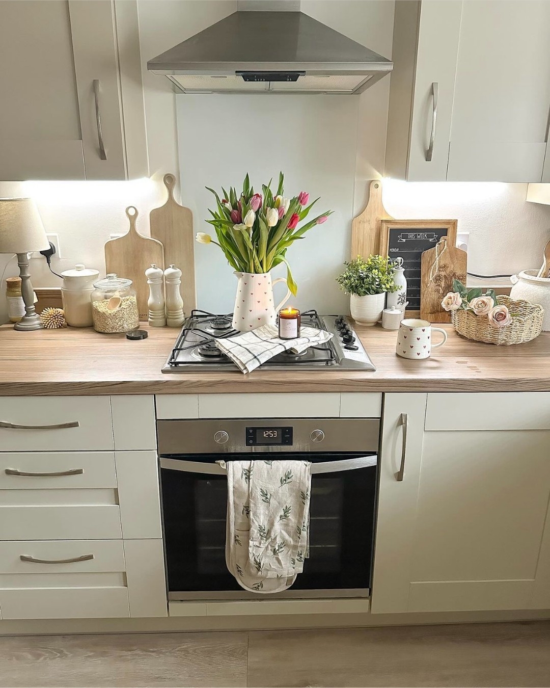 Spring-themed kitchen towels
