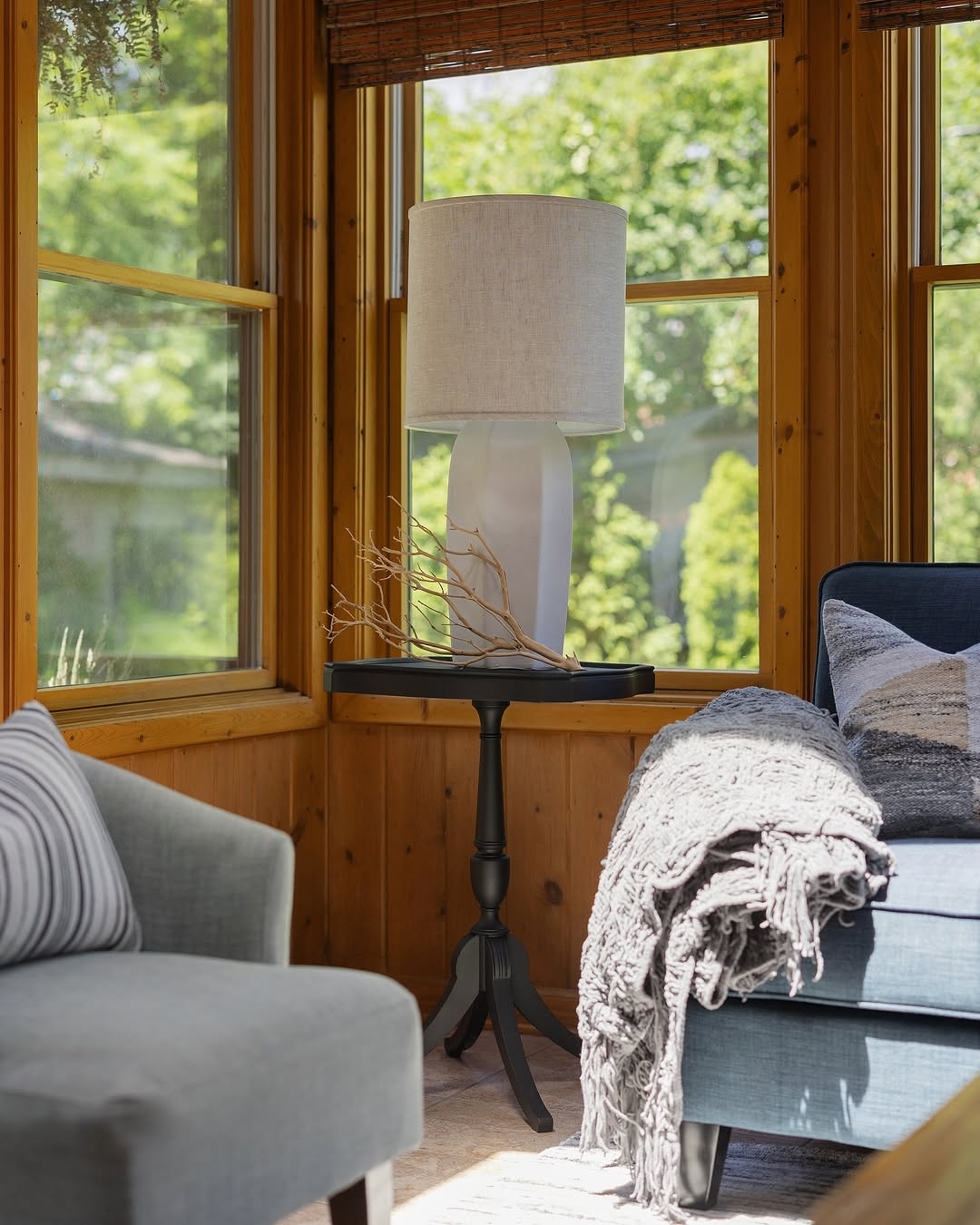 Table lamp