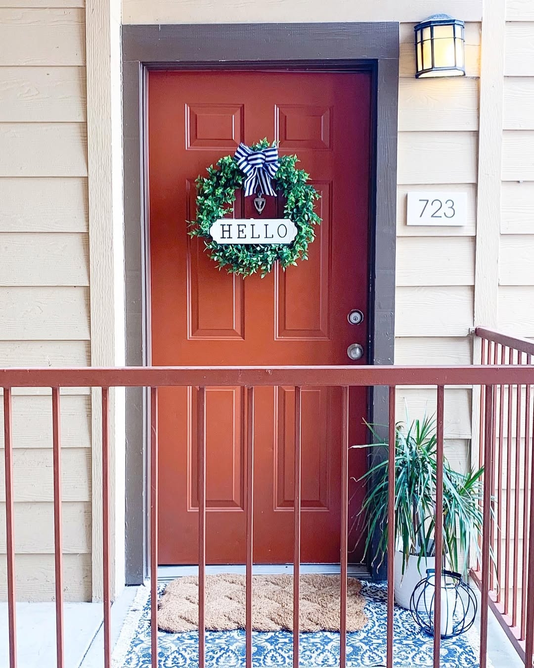 Coral door