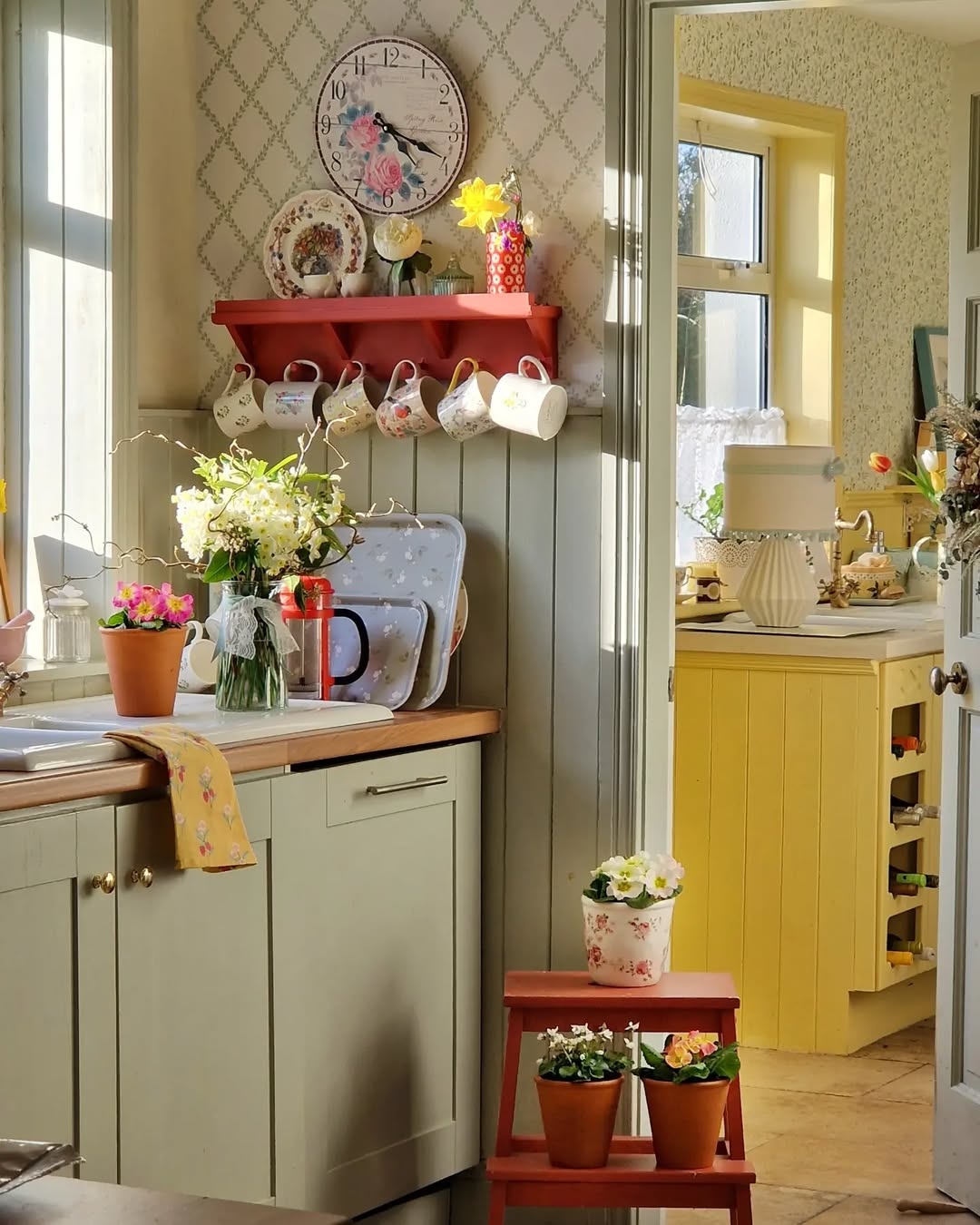 Yellow and terracotta accents