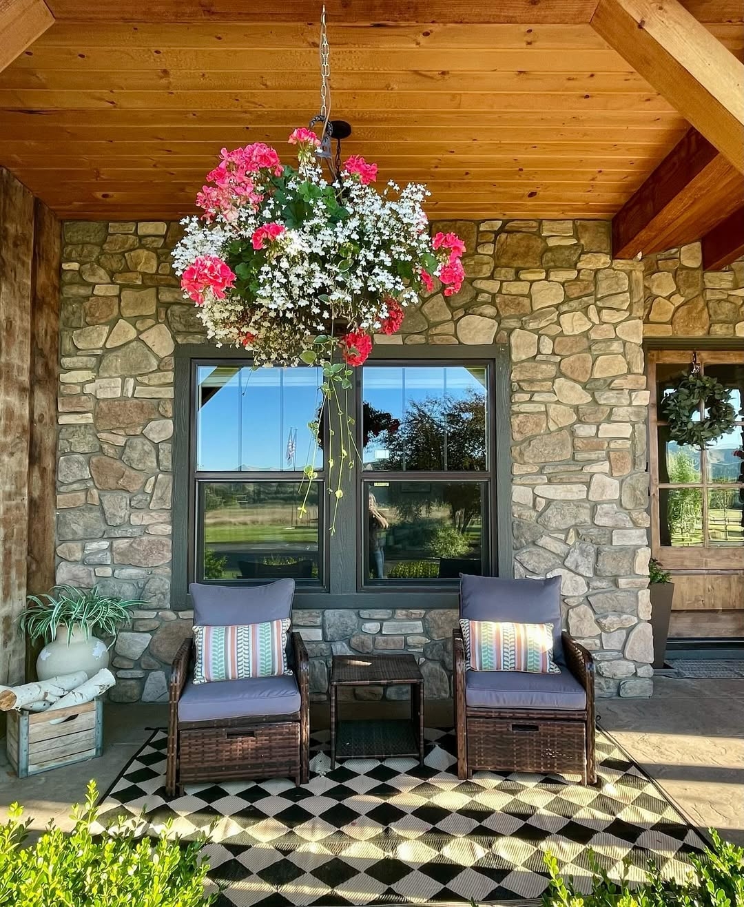 Hanging basket