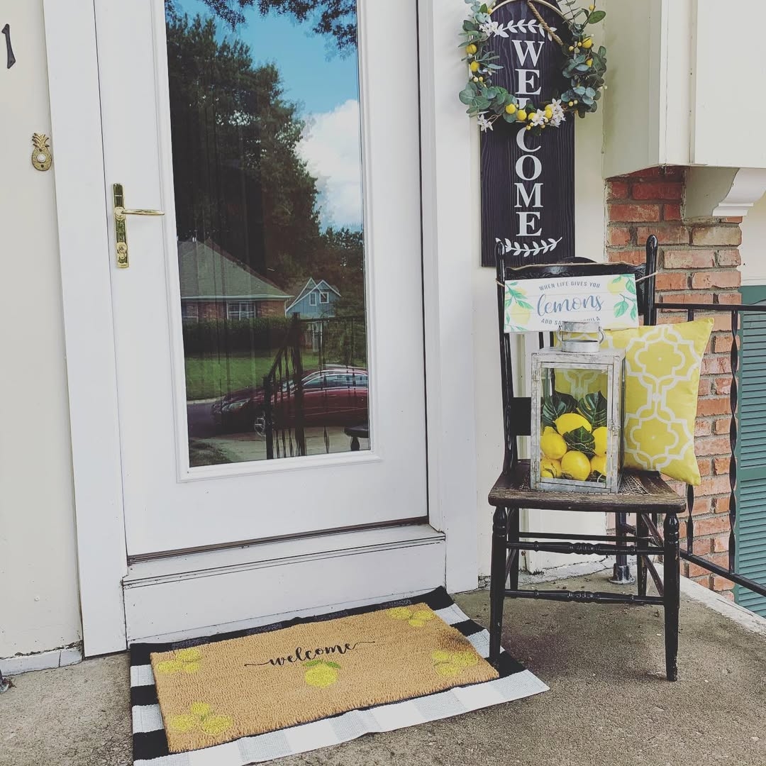 Lemon-themed decor