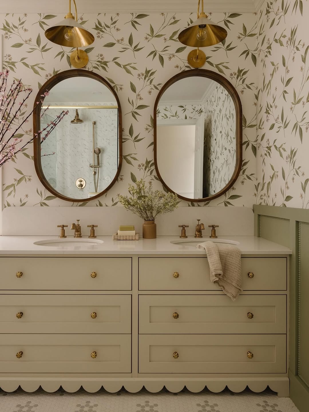 Floral wallpaper