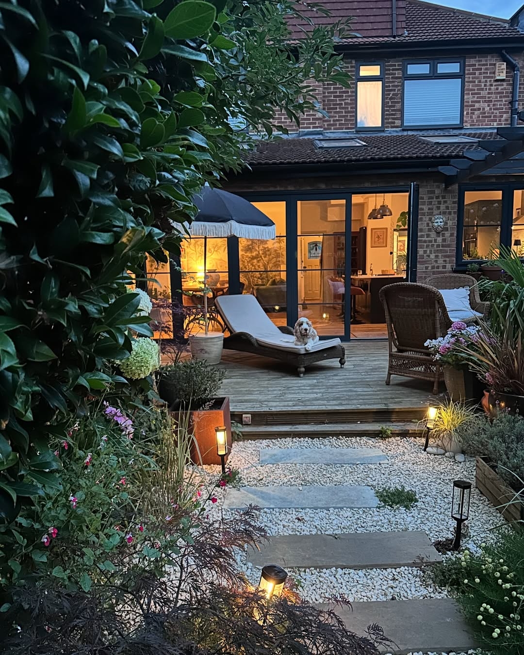 Garden path lighting