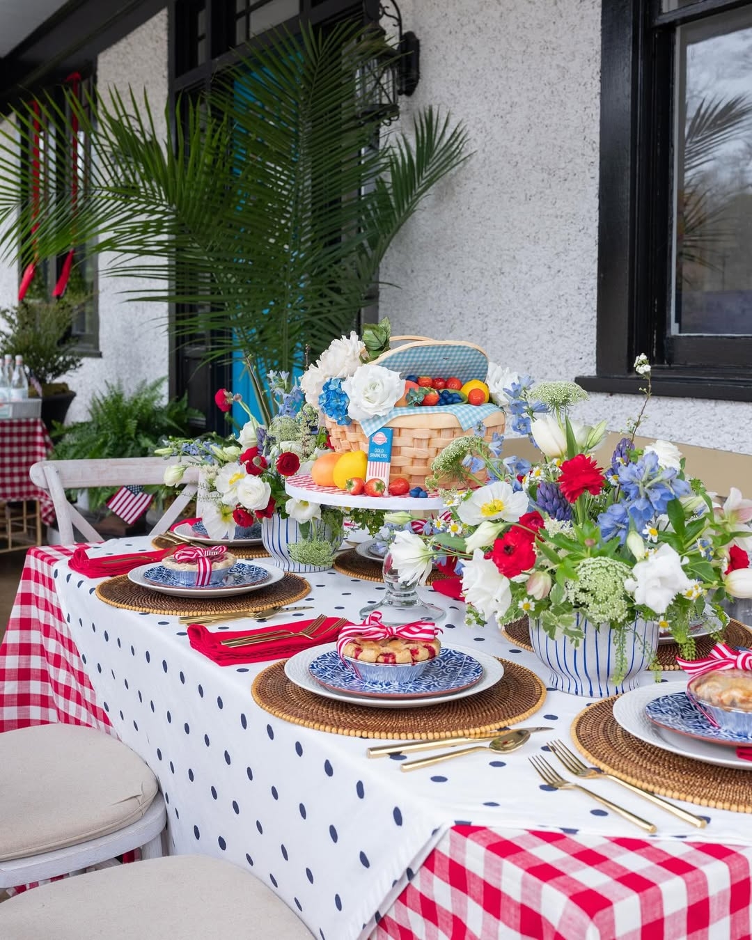 Outdoor tablescape