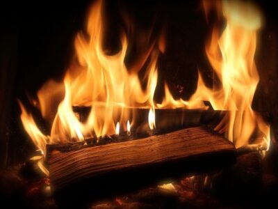 Fireplace-6778816_640
